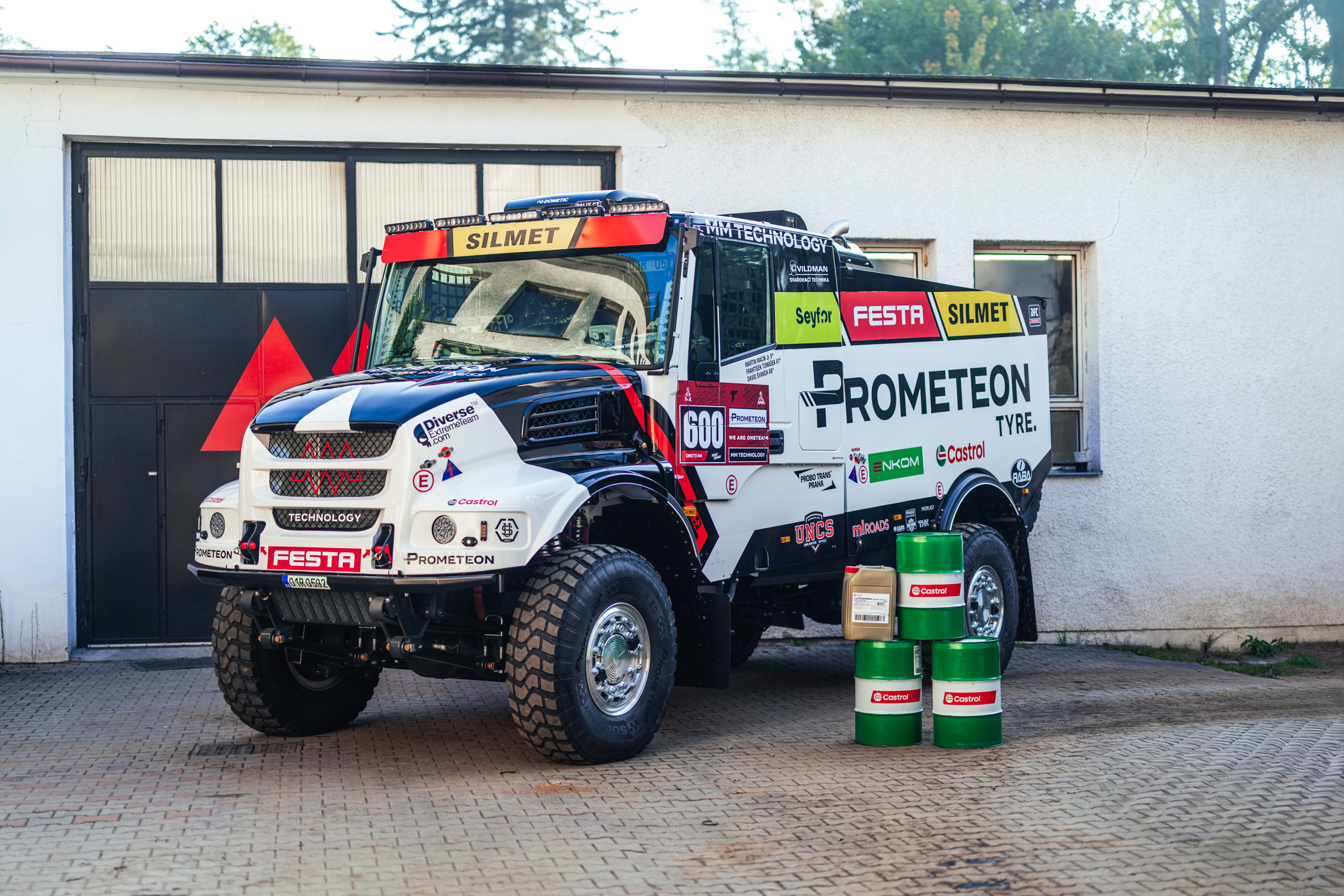 MM-EVO4 MM Technology, câștigătoare la Dakar, a ales Castrol VECTON