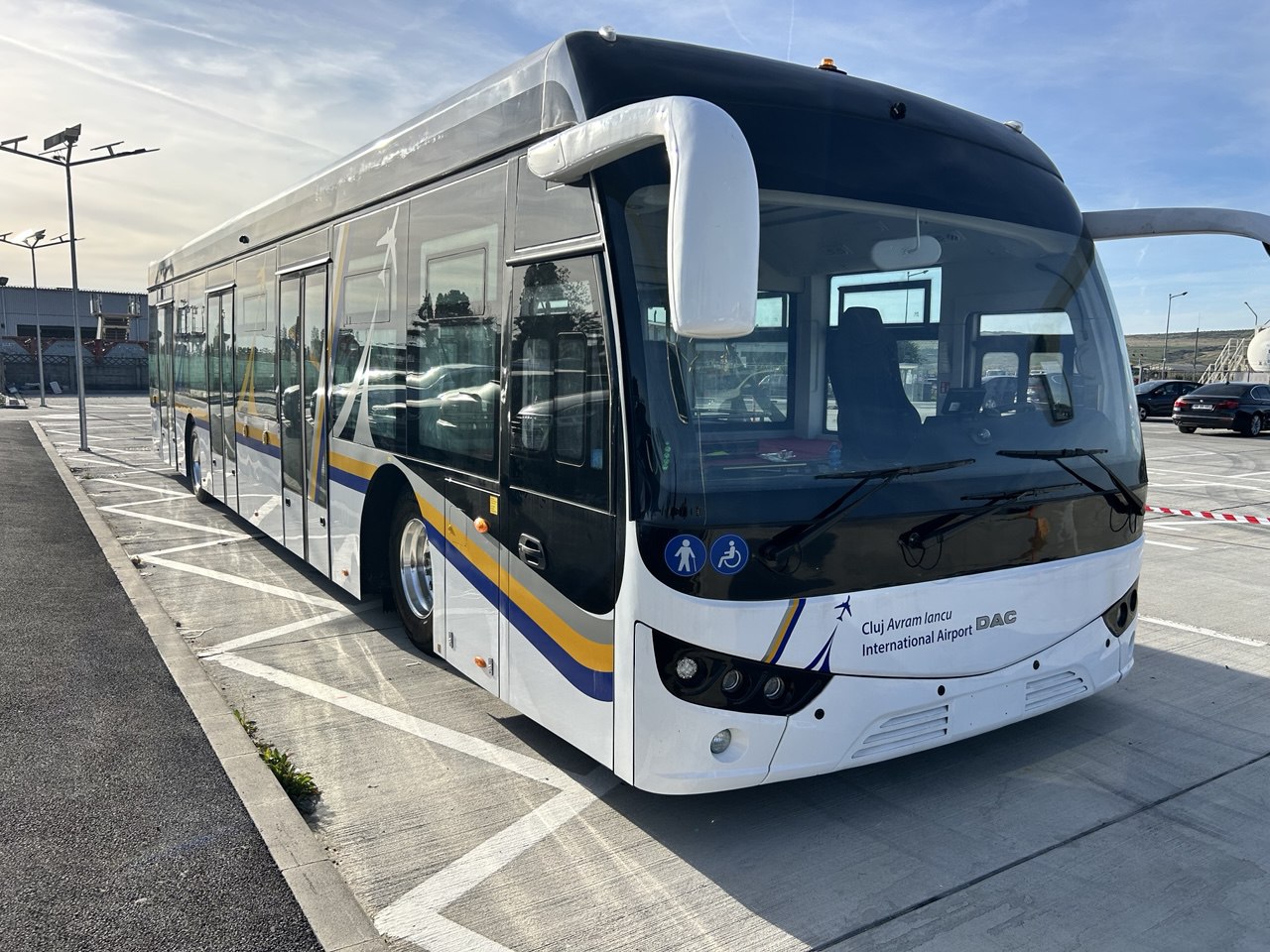 DAC-Aerobus-CLUJ-1 Celebra marca romaneasca de camioane grele DAC revine in forta