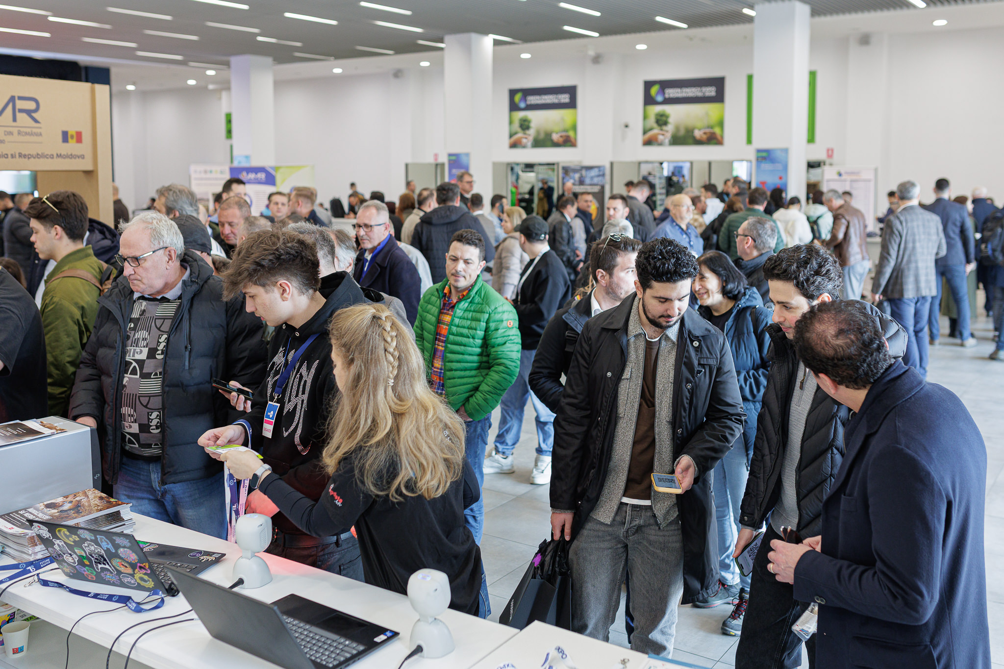 Green-Energy-and-Romenvirotec-Lens-of-Alex-20260304-121716-5427 GREEN ENERGY EXPO & ROMENVIROTEC 2026 a atras peste 15.000 de vizitatori